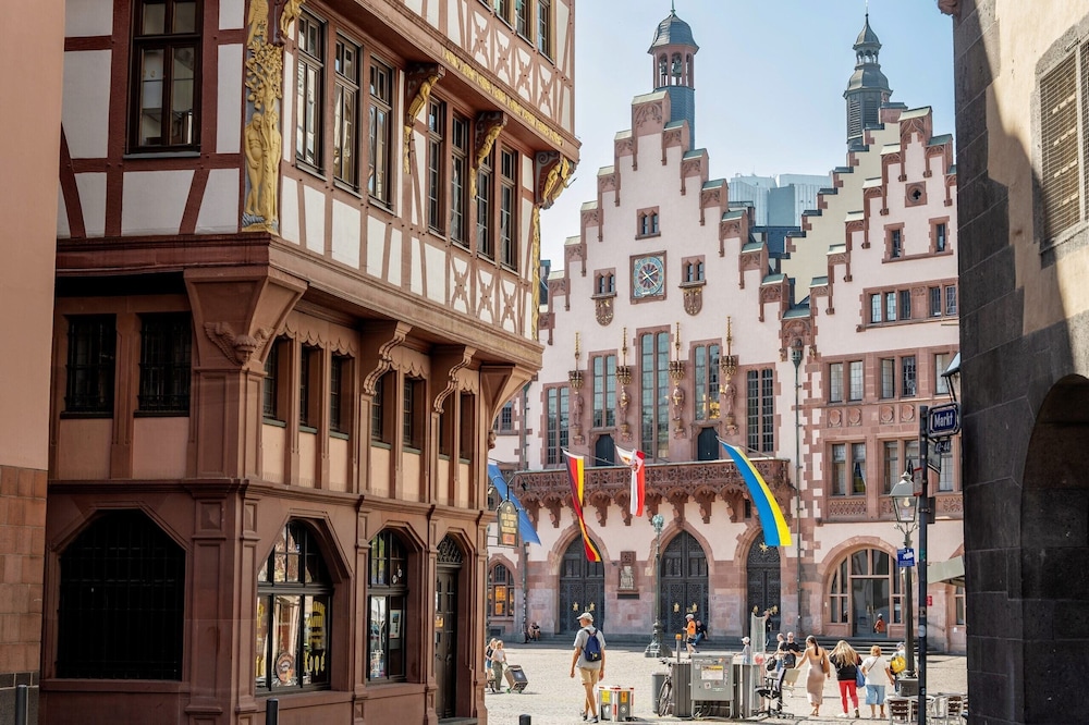 Kimpton Main Frankfurt by IHG