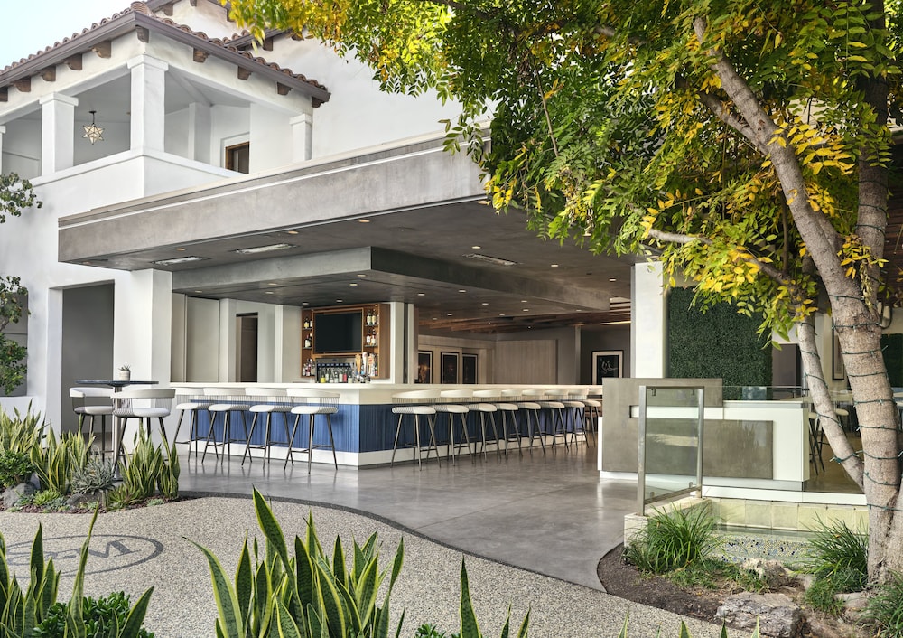 Sunset Marquis